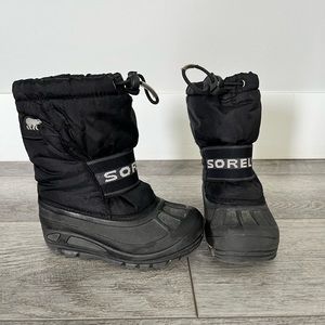Sorel kids snow boots toddler size 9